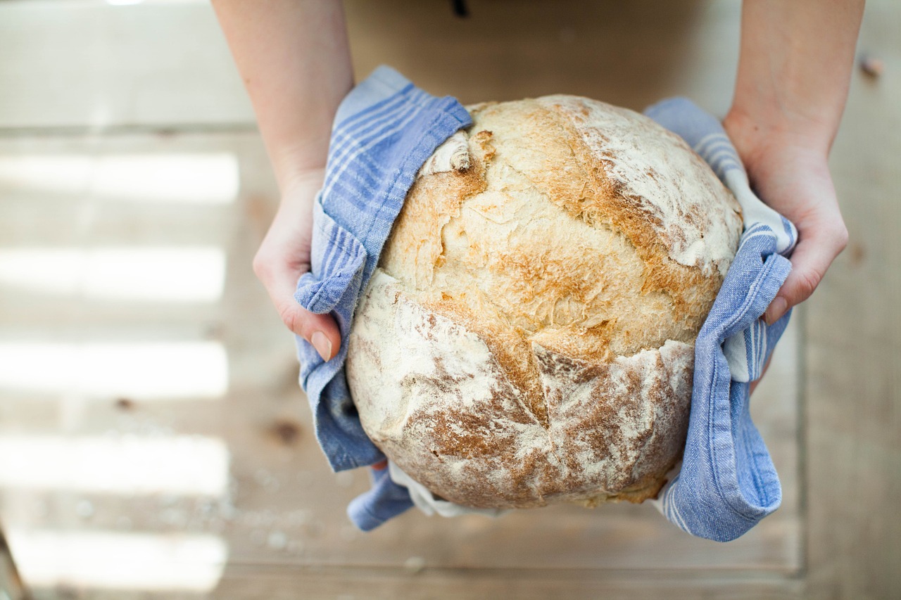 Čudežni kruh brez mesenja - recept za skodelico: Sploh ne čakamo, da se ohladi - to se ne more primerjati s kruhom iz trgovine!