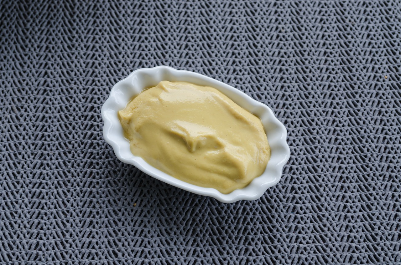 KONČNO nadomestek za težke majonezne solate: prija tudi največjim jedcem in z njo vam ne bo težko!