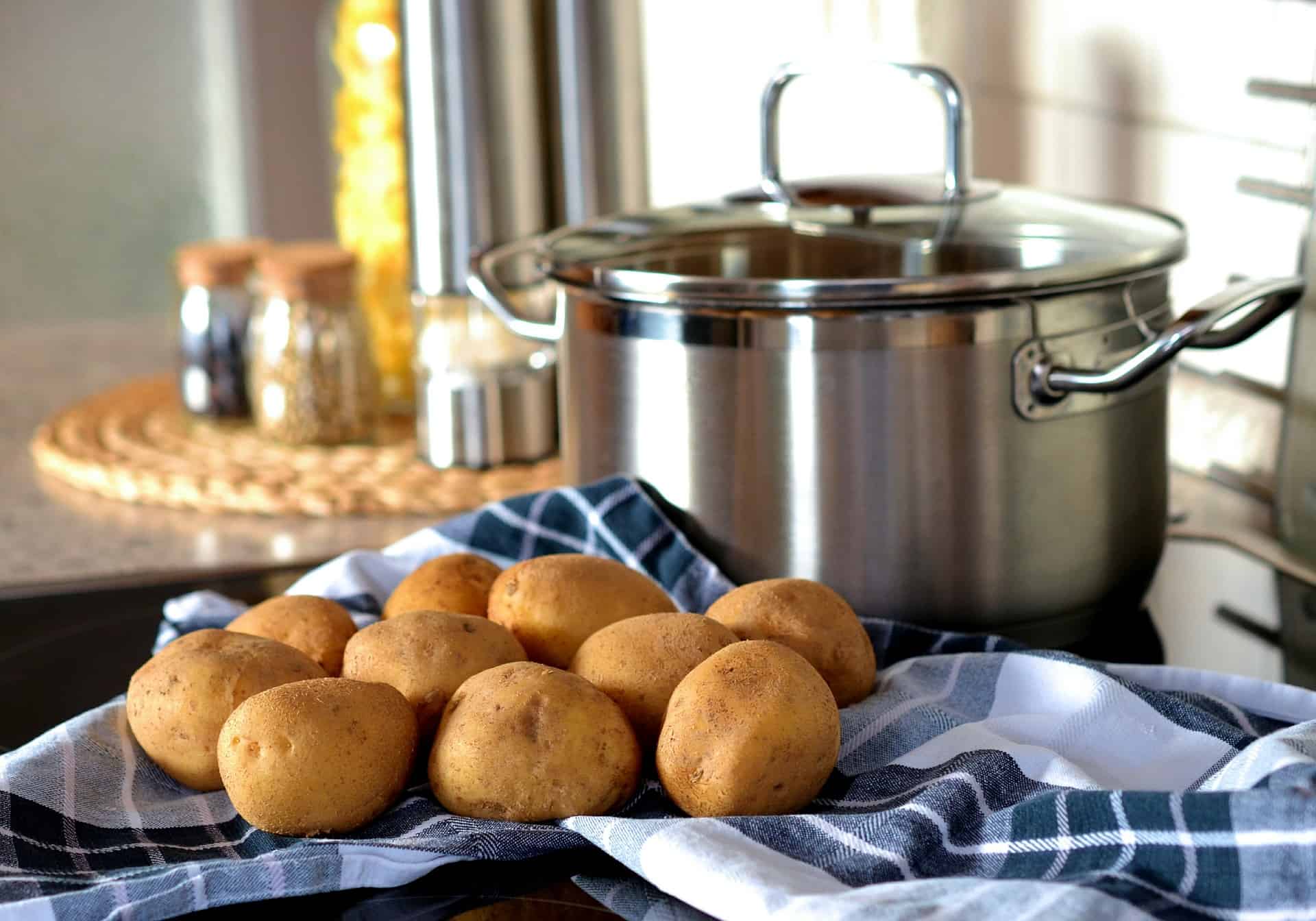 Vam je všeč HUSPENINA? Starodavni recept naših dedov v žepu skriva tudi draga zdravila za sklepe!