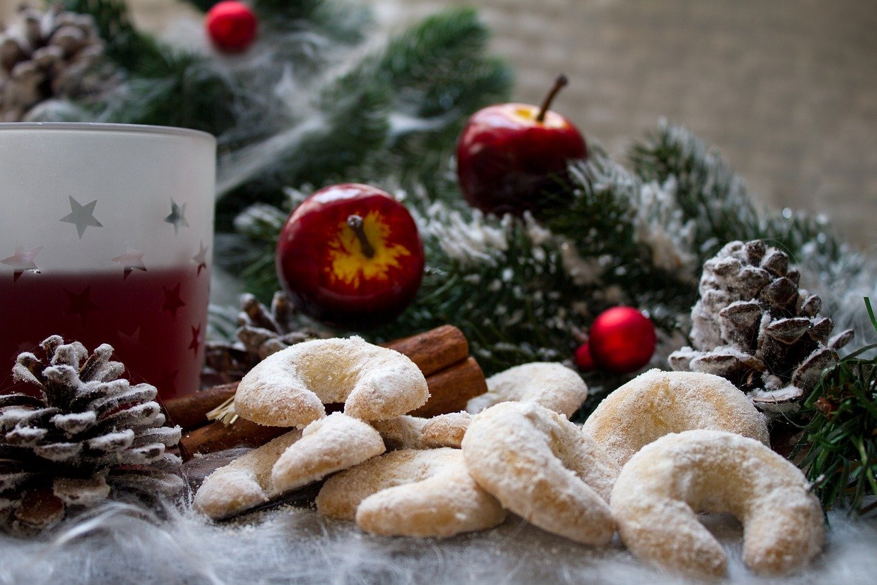 To je že pripravljen ZAKLAD pred prazniki: 12+ receptov za najboljše božično pecivo!