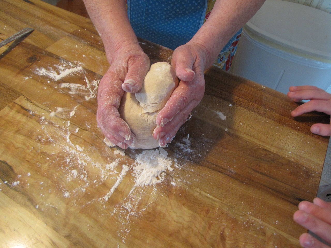 Kdor pozna ta RECEPT za kislo testo, ne išče drugega: Izjemno mehko in puhasto – univerzalen recept!