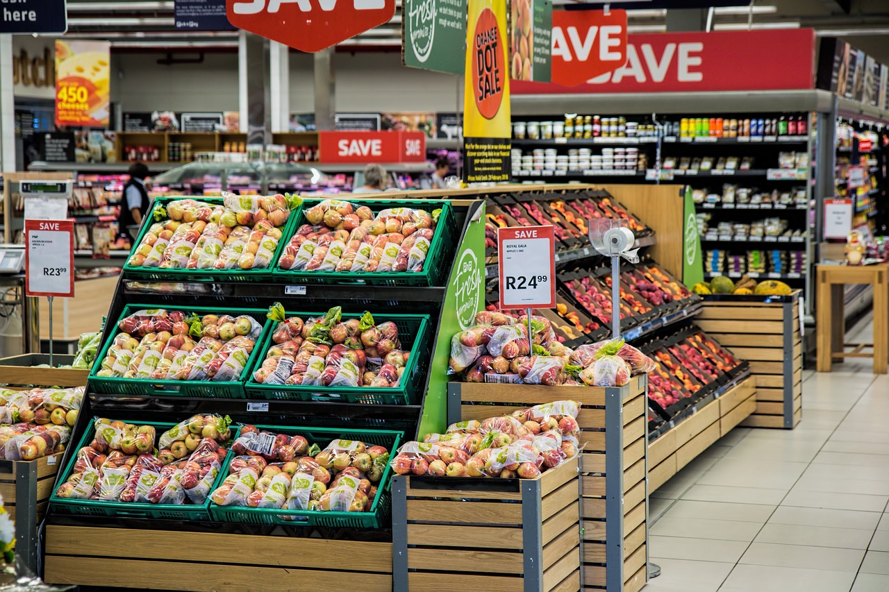 Nekdanji zaposleni v supermarketu razkril, kakšne trike uporabljajo nad strankami: Pazite na to!